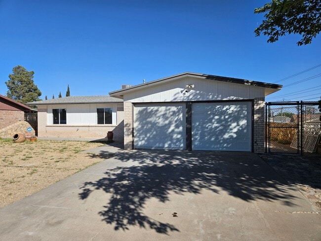 Building Photo - Great home in east El Paso