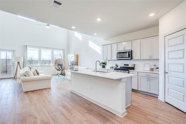 Photo - 10932 Defender Trl