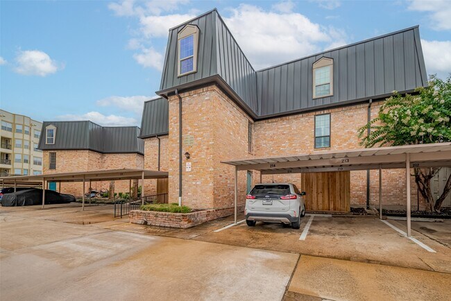 Photo - 2475 Underwood St Unit 381