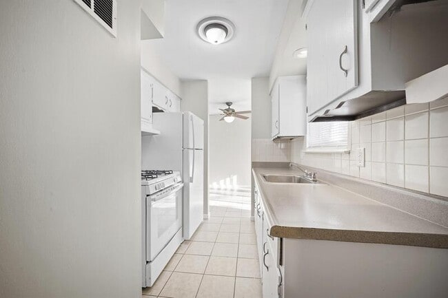 Photo - 1636 Flynn St