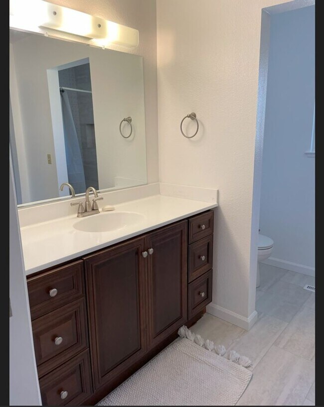 Photo - ~Spacious 5 Bed/2 Bath Home in D Section~