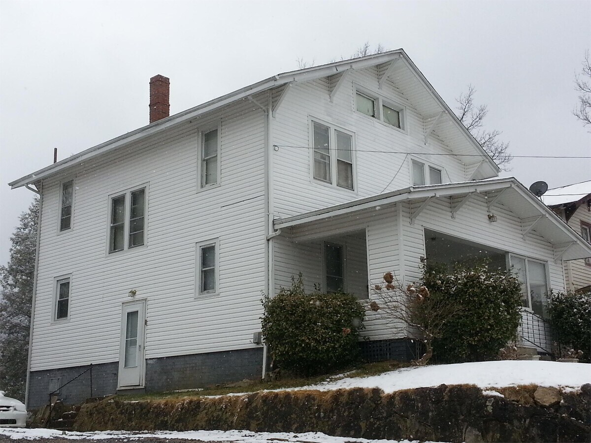 Photo - 409 Stowers St