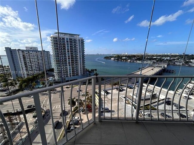 Building Photo - 7601 E Treasure Dr Unit 7601 E Treasure Dr # 1612