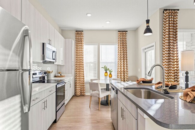2BR, 2BA - Briarwood - Kitchen - Tapestry Patterson Lane
