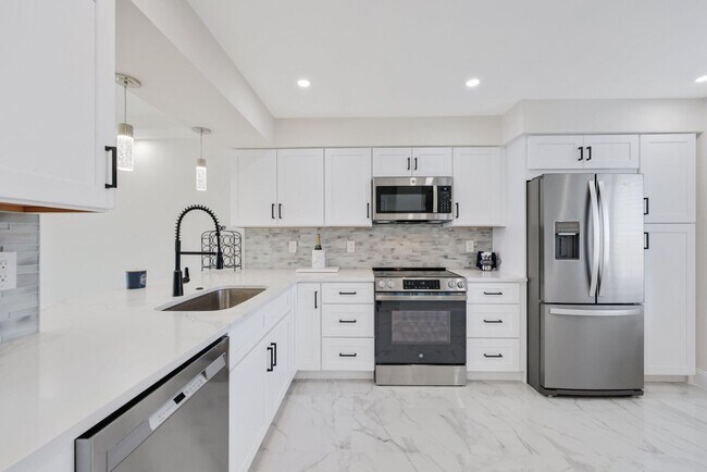 Photo - 7290 Kinghurst Dr Unit 709