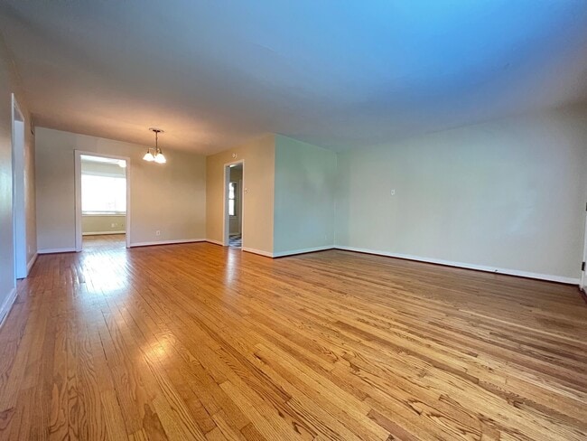Photo - 2247 Branard St