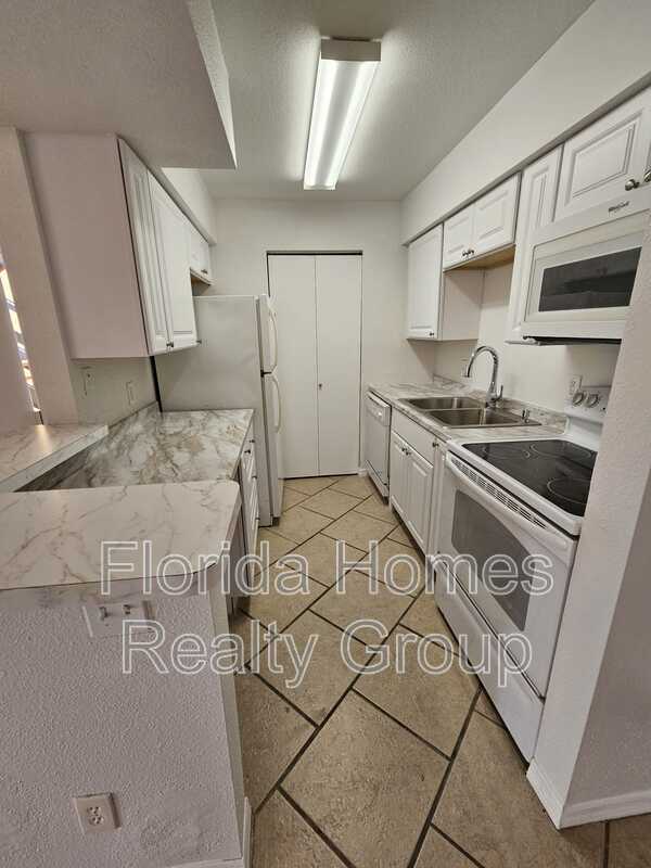 Photo - 2855 Winkler Ave Unit Apt 113