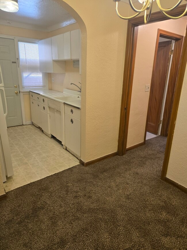945 E Lander St Unit 2
