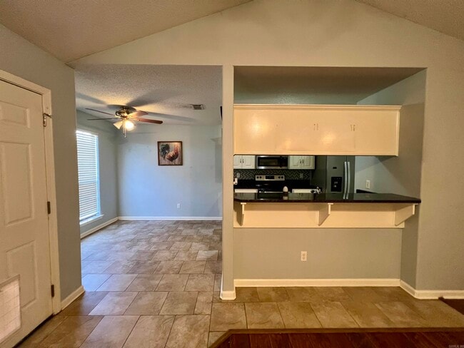 Photo - 16 Tacoma Dr