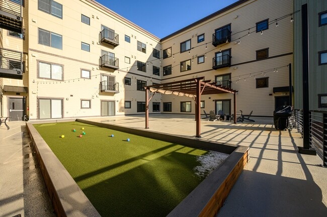 Courtyard - Fairhaven Plaza