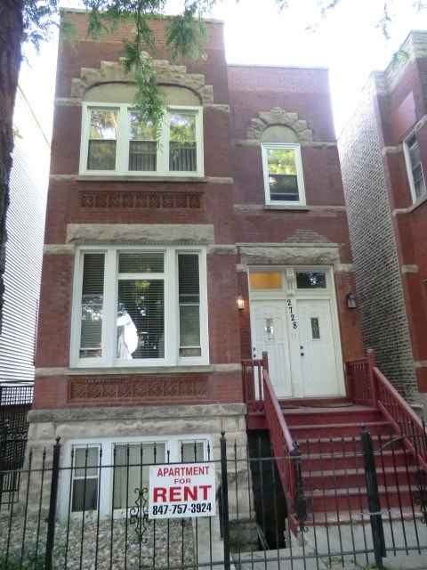 Building Photo - 2728 N Artesian Ave Unit apt 2