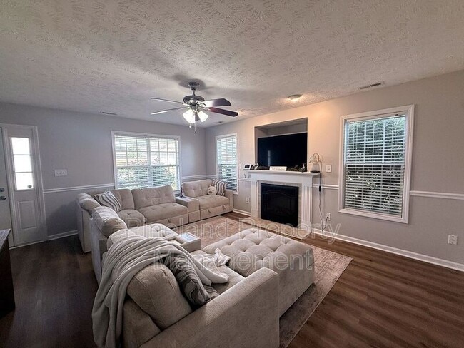 Photo - 153 Abbey Lane