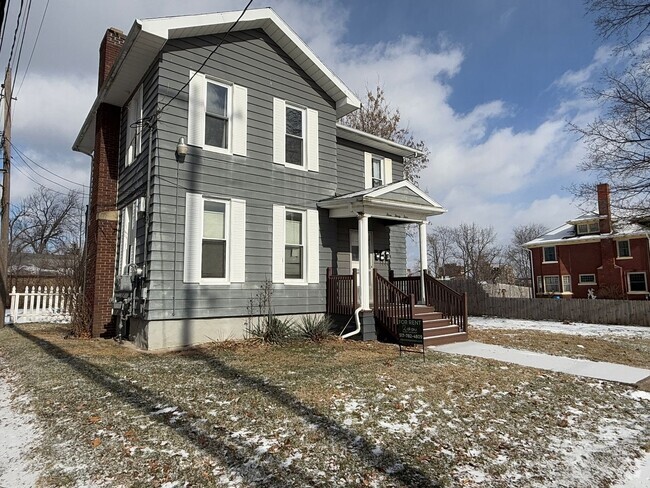 Building Photo - 334 W Wesley St Unit #3 Rental