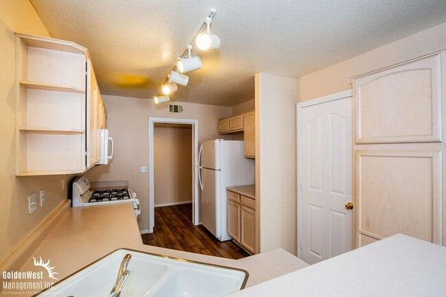 Photo - Stunning 3Bdm 2.5Ba Townhome in Henderson!