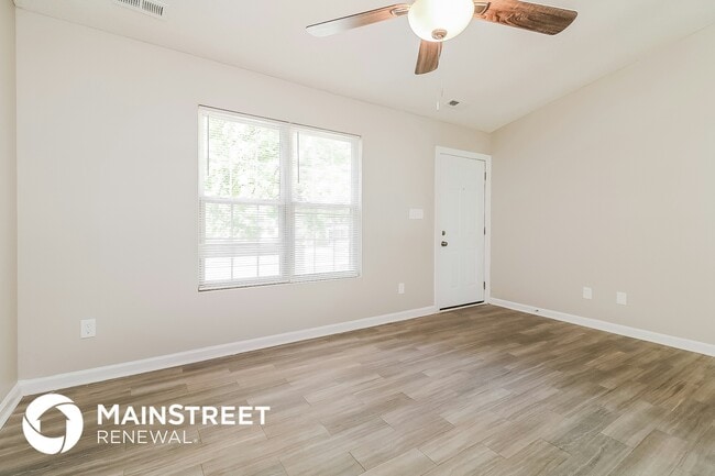 Photo - 130 Oakdale Ave