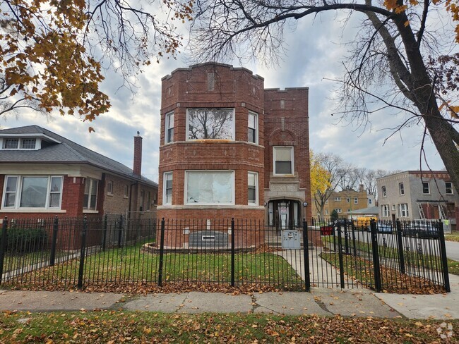 Building Photo - 7300 S Calumet Ave Rental