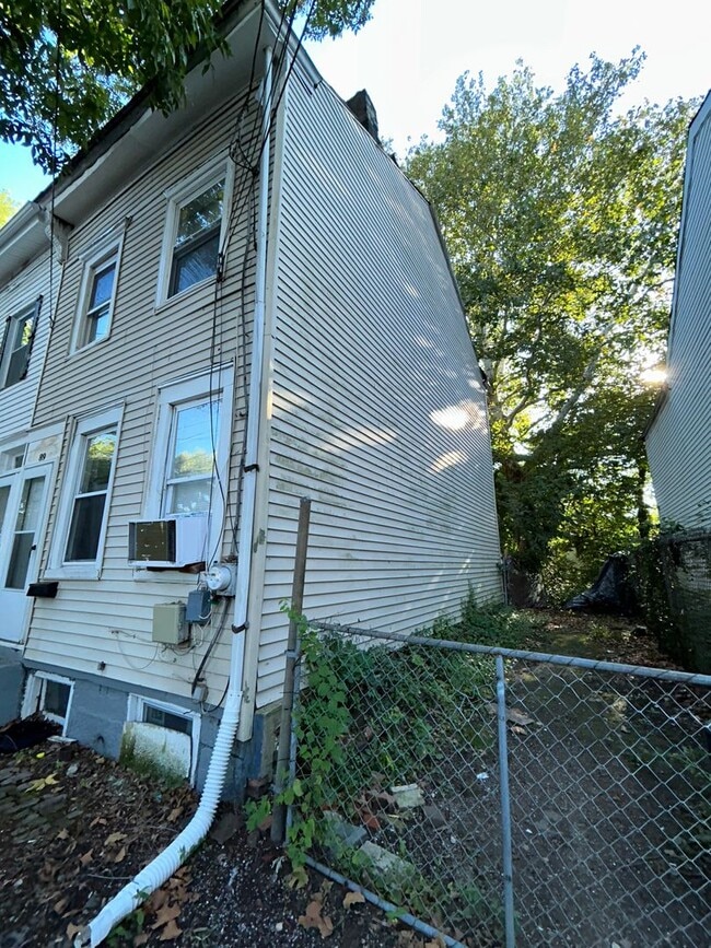 Photo - 89 Poplar St
