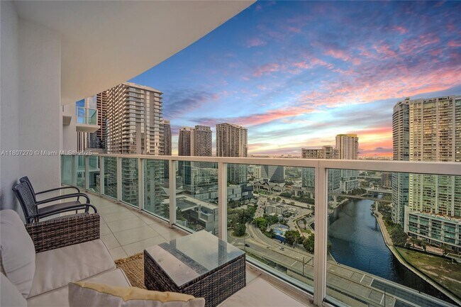 Photo - 31 SE 5th St Condo Unit 3419
