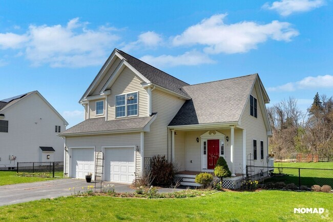 Building Photo - Spacious 4BR House in Hudson