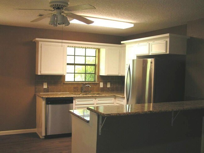 Photo - 7102 Pearson Rd