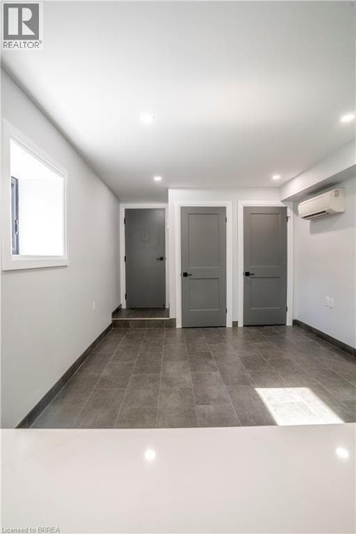 Photo - 130 Elgin St Unit 2