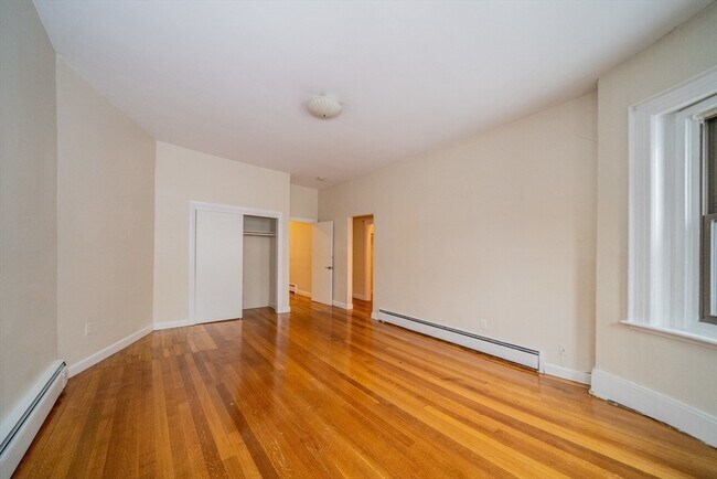 Photo - 1728 Beacon St Unit 1