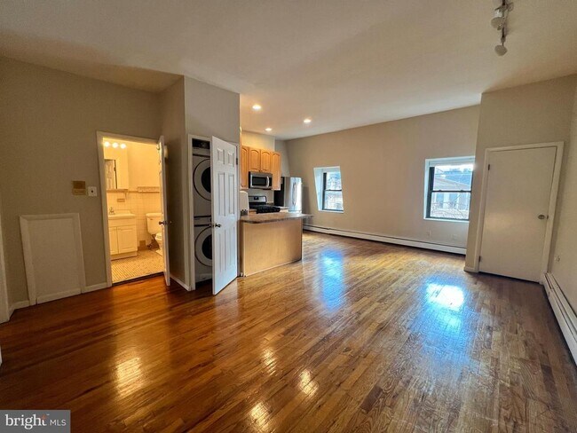 Photo - 1121 Walnut St Townhome