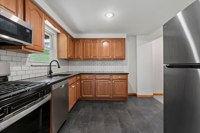 Building Photo - READY FOR MOVE IN! DON'T MISS THIS RENOVATED 2-BEDROOM TOWNHOME IN WEST MIFFLIN!
