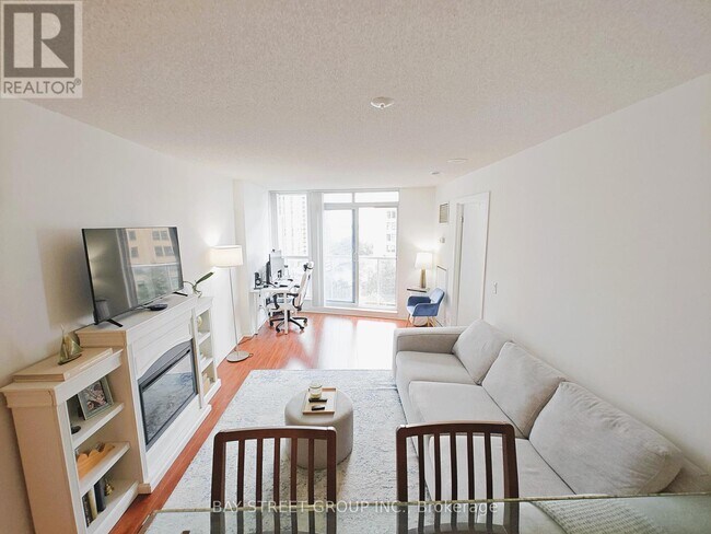 Photo - 208 Queens Quay W Unit 806