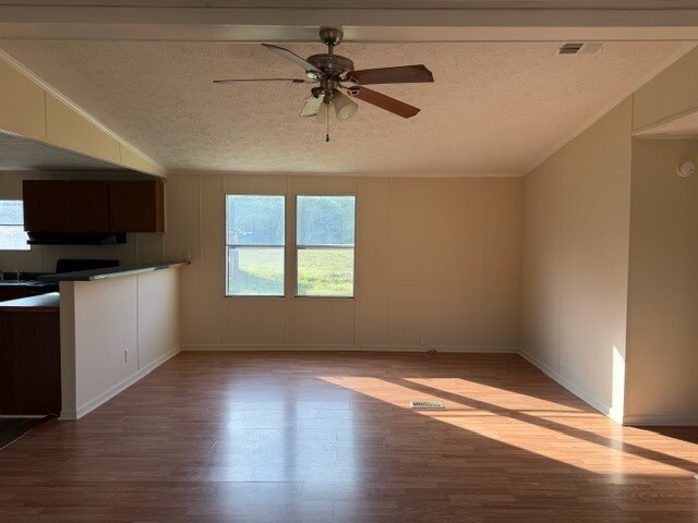 Photo - 835 Milford Rd