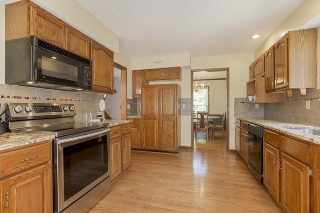 Photo - 8604 N Troost Ave