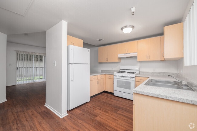 1BR, 1BA - 529SF - Kitchen