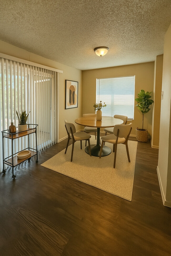 Model Unit (Dining room 748 SQFT)