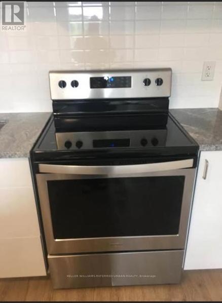 Photo - 1720 Simcoe St N