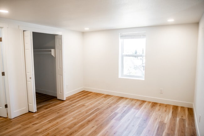 Photo - 301 NW 62nd St