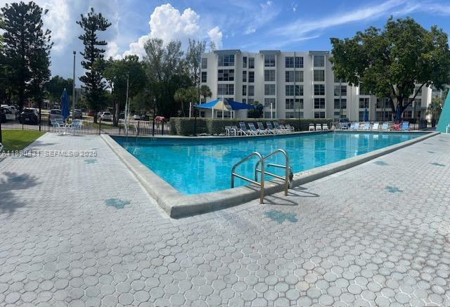 Building Photo - 17560 Atlantic Blvd Unit 203