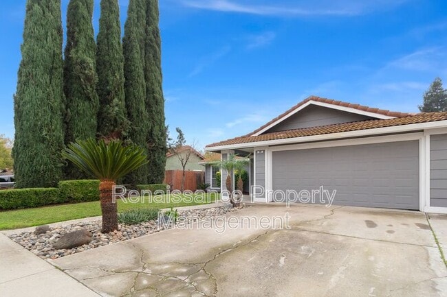 Building Photo - 480 Amber Ct