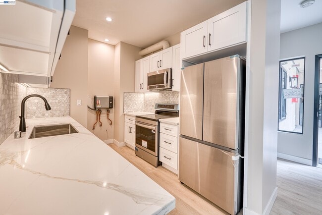 4202 Telegraph Ave Unit 202