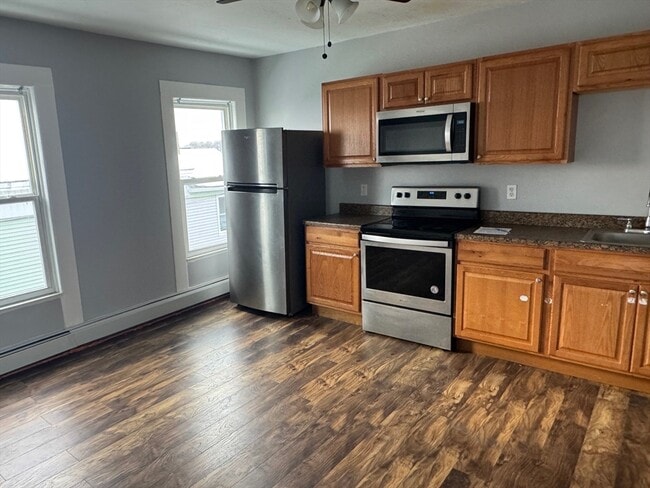 Building Photo - 34 Irving St Unit 2