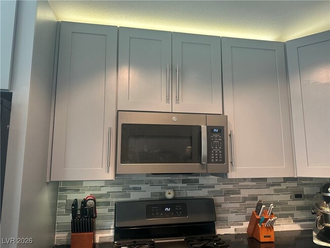 Photo - 820 Bergamont Dr