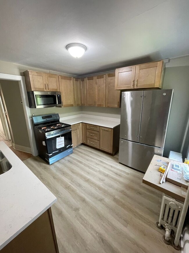 Building Photo - 601 Woodland Ave Unit Upper Rental