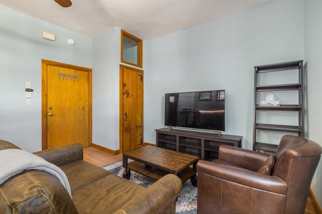 Photo - 5 Commercial Alley Unit 2