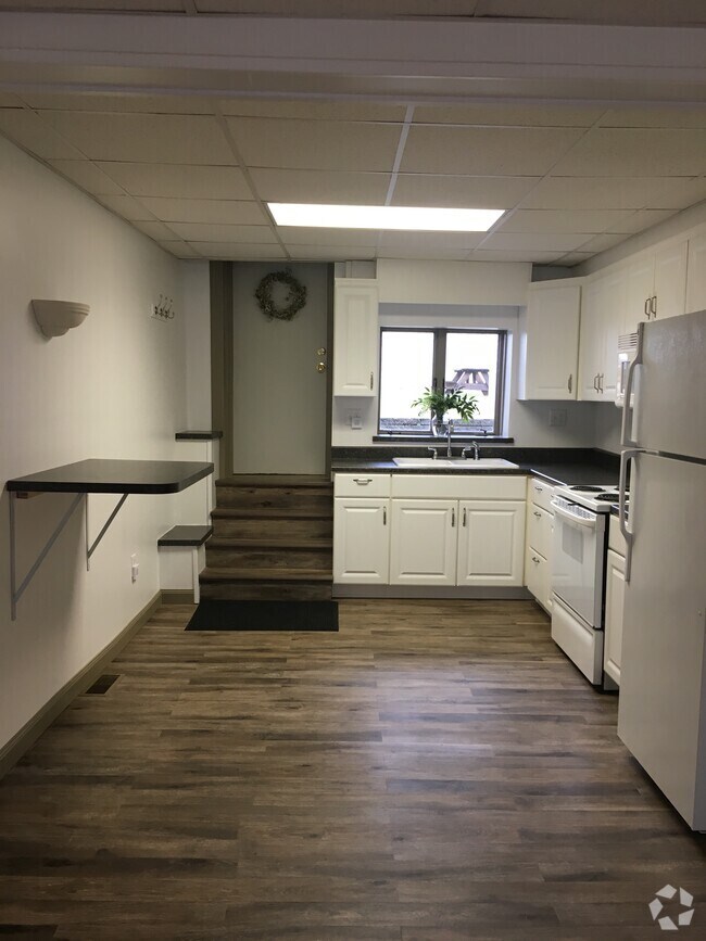 Rentals with a Yard near Hunker PA 13 Rentals