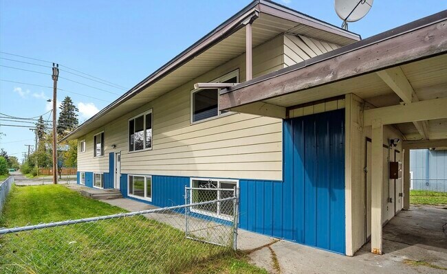 Building Photo - 1117 Karluk St Unit Karluk  4