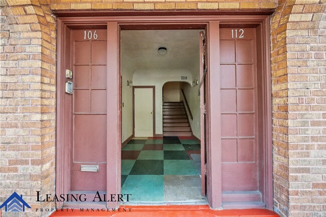 Photo - 112 S Cummings St