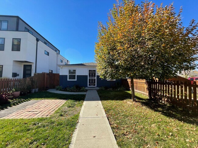 Photo - 3001-3005 S Fox St Unit 3005