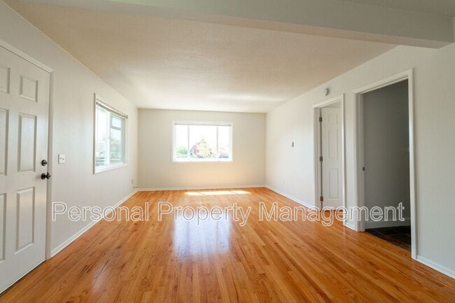 Photo - 2404 E 13th St