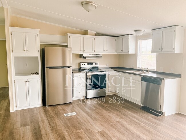 Photo - 900 Rockbridge Ave