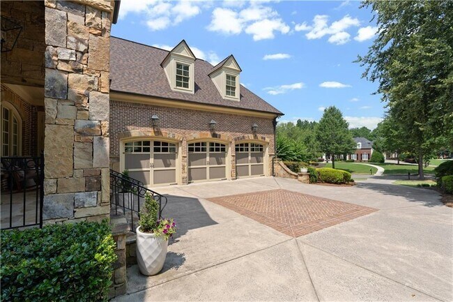 6327 Howell Cobb Ct