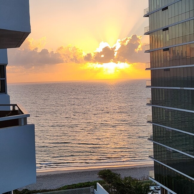 Building Photo - 1980 S Ocean Dr Unit 10A